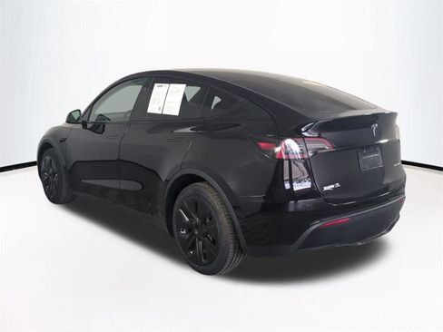 Used 2023 Tesla Model Y Long Range AWD/4WD image 7