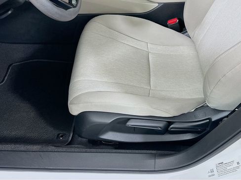 Certified 2025 Honda Accord LX image 19