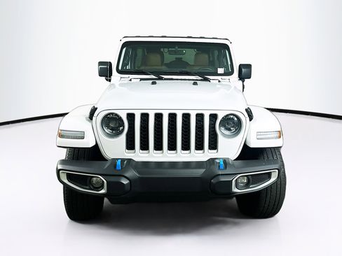 Used 2023 Jeep Wrangler Unlimited Sahara w/ Cold Weather Group AWD/4WD image 2