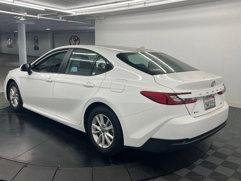 Used 2026 Toyota Camry LE w/ Convenience Package FWD image 4