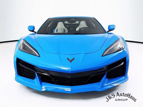 Used 2025 Chevrolet Corvette Z06 image 2