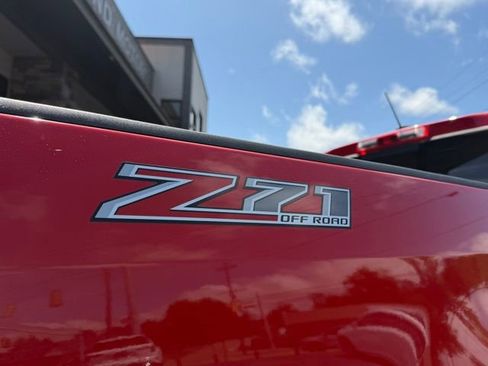 Used 2017 Chevrolet Colorado Z71 AWD/4WD image 6