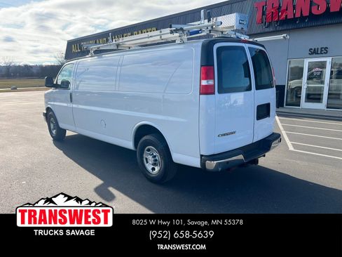 Used 2018 Chevrolet Express 3500 Extended w/ Driver Convenience Package image 12