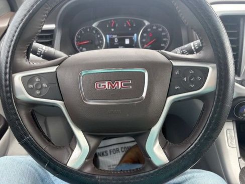 Used 2017 GMC Acadia SLT FWD image 10
