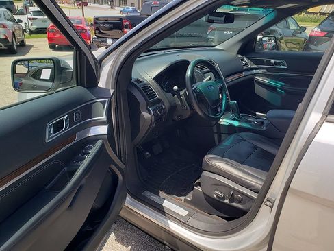 Used 2016 Ford Explorer Limited AWD/4WD image 9