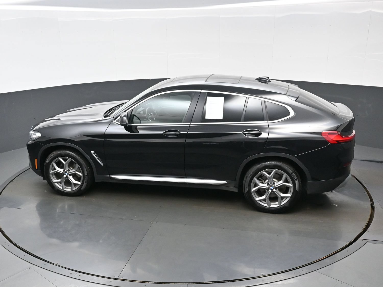 Used 2025 BMW X4 xDrive30i AWD/4WD image 36