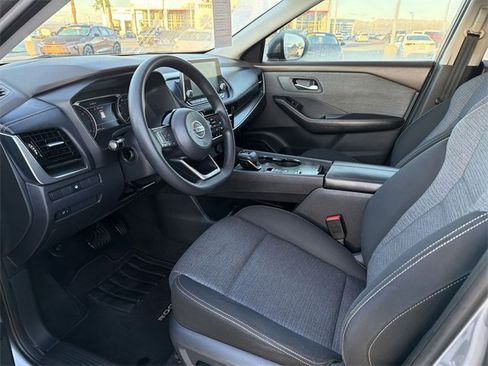 Used 2021 Nissan Rogue SV image 26