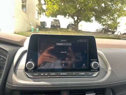 Certified 2023 Nissan Rogue SV FWD image 16
