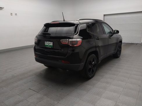 Used 2019 Jeep Compass Latitude FWD image 9