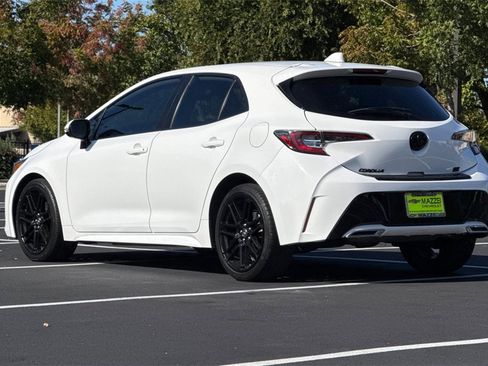 Used 2022 Toyota Corolla SE image 3