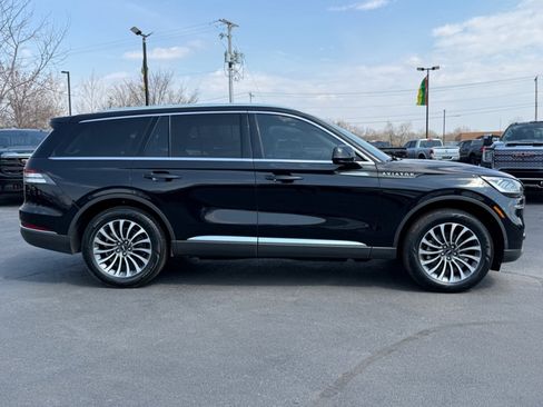 Used 2022 Lincoln Aviator AWD w/ Premium Package image 9
