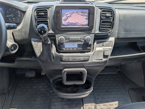 Used 2024 RAM ProMaster 2500 w/ Convenience Group FWD image 16