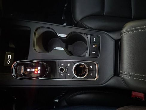 Used 2025 Cadillac XT4 Premium Luxury image 22