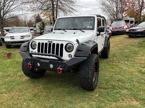 Used 2016 Jeep Wrangler Unlimited Sahara image 18