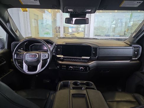 Certified 2025 GMC Sierra 1500 SLT image 25