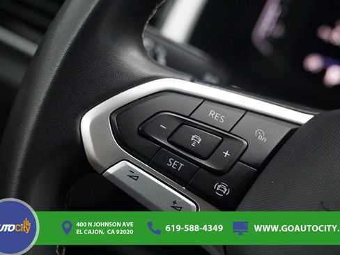 Used 2022 Volkswagen Atlas Cross Sport SE FWD image 21