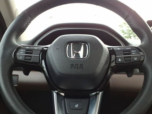 Certified 2025 Honda Pilot Elite image 29