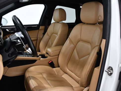 Used 2018 Porsche Macan AWD/4WD image 19