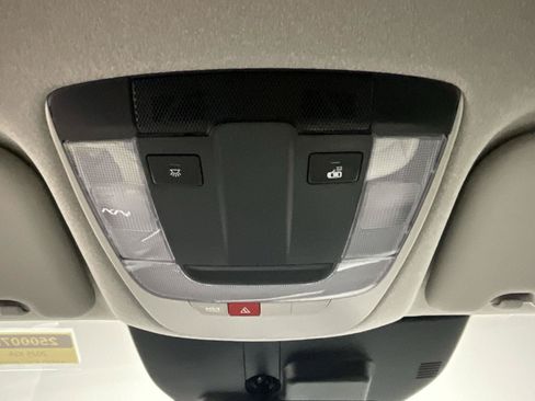 Used 2025 Kia Niro EX FWD image 19