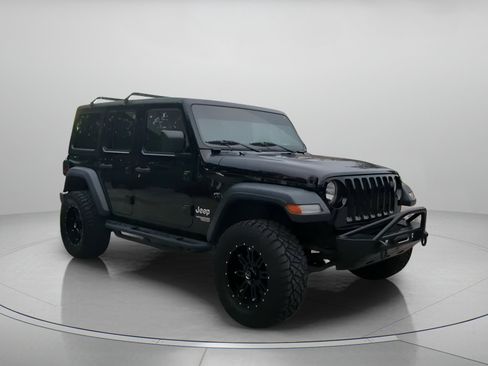 Used 2018 Jeep Wrangler Unlimited Sport S AWD/4WD image 2