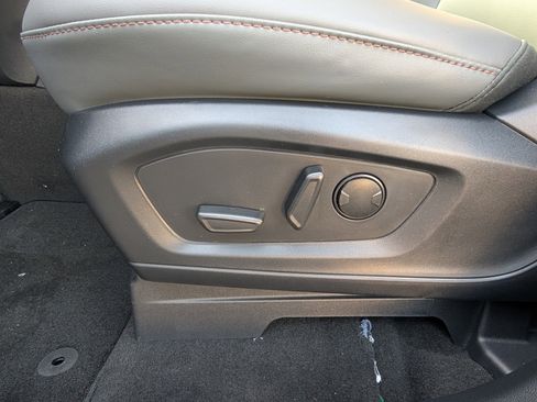 New 2026 Ford Explorer Active w/ Active Comfort Package image 17