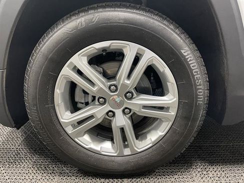 Used 2024 GMC Terrain SLE w/ Driver Convenience Package image 14