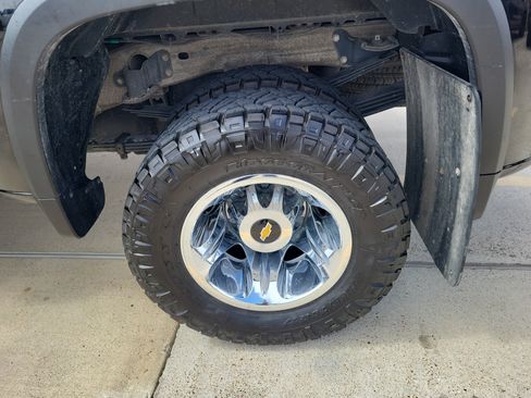 Used 2021 Chevrolet Silverado 3500 LTZ w/ LTZ Texas Edition image 25