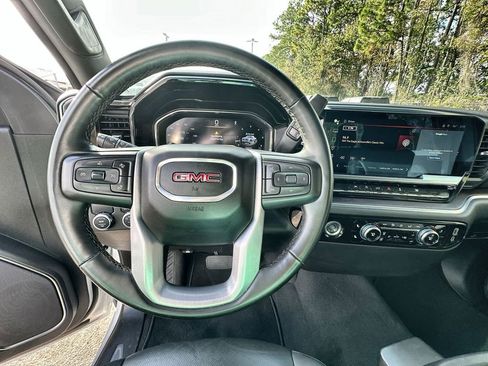 Certified 2024 GMC Sierra 1500 SLT image 11