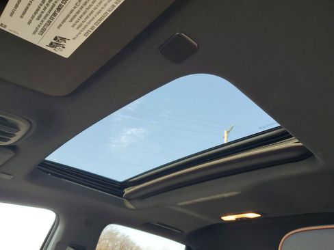 Used 2024 GMC Canyon AT4 w/ AT4 Premium Package image 15