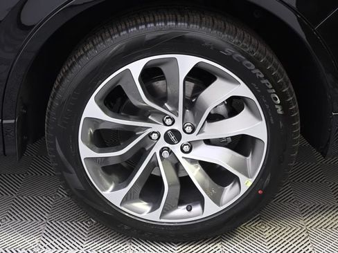 New 2026 Lincoln Aviator AWD w/ Jet Appearance Package image 20