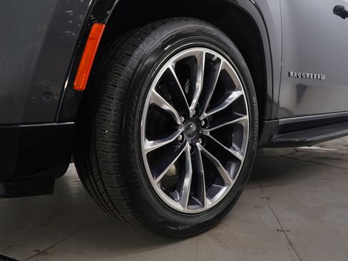 Used 2023 Jeep Wagoneer L Series II w/ Premium Group I image 25