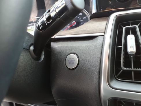 Used 2022 Kia Sorento EX w/ Panoramic Sunroof Package image 12