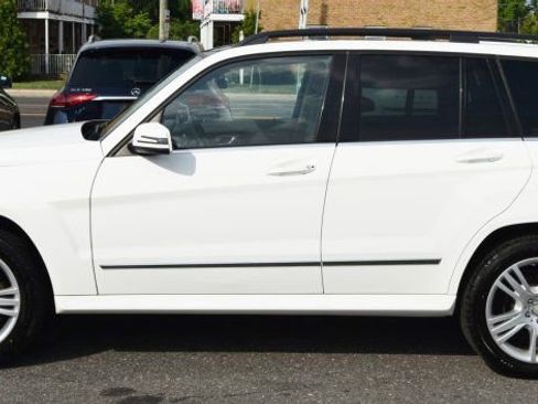 Used 2015 Mercedes-Benz GLK 350 4MATIC image 5