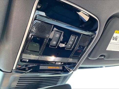 New 2026 Land Rover Range Rover SE image 22
