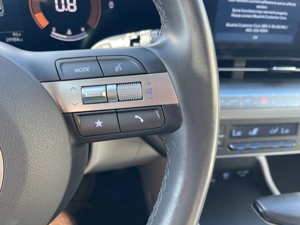 Used 2025 Hyundai Kona SEL FWD image 17