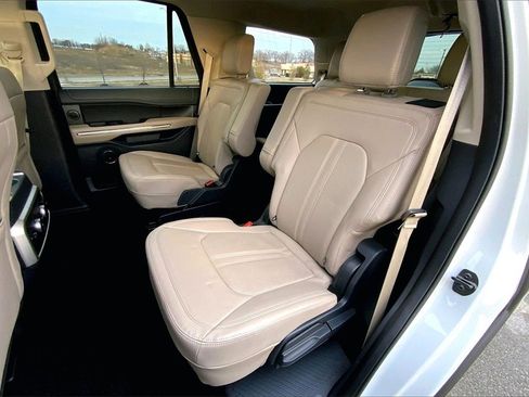 Used 2023 Ford Expedition Limited image 19