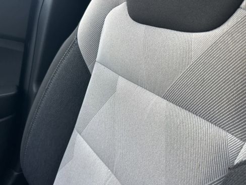 Used 2024 Chevrolet Trax RS image 32