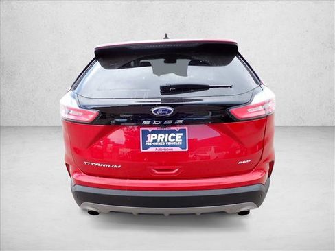 Used 2024 Ford Edge Titanium image 3