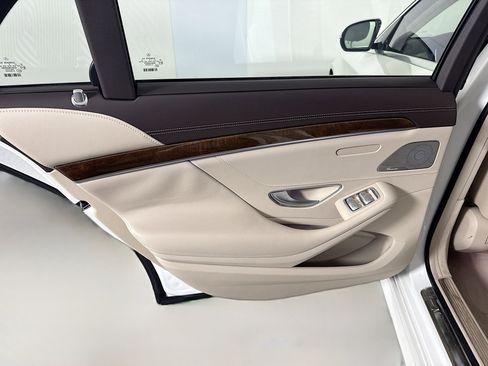 Used 2017 Mercedes-Benz S 550 Sedan image 26