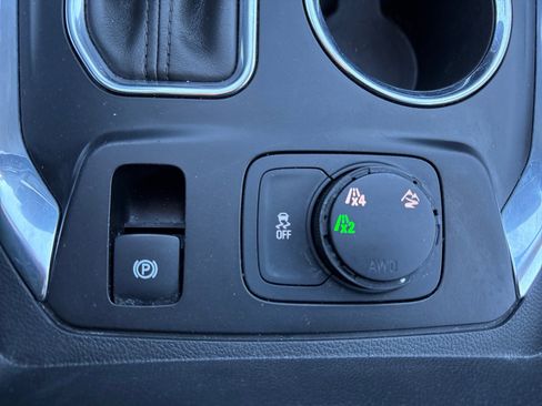 Used 2018 Chevrolet Traverse LT image 39