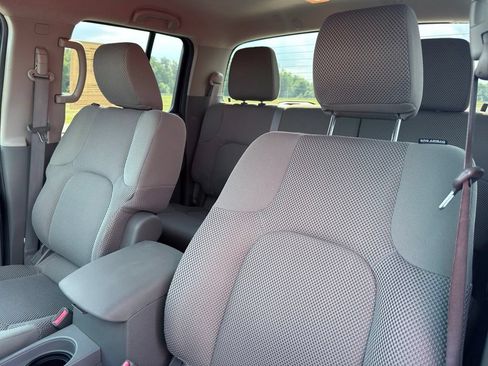 Used 2013 Nissan Frontier SV w/ SV Value Truck Pkg AWD/4WD image 21