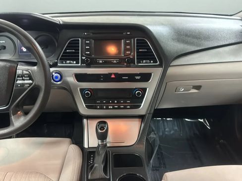 Used 2016 Hyundai Sonata SE FWD image 16