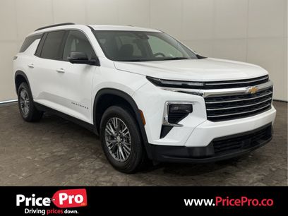 Used 2024 Chevrolet Traverse LT