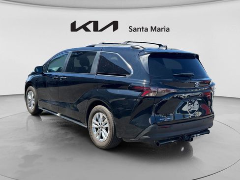 Used 2025 Toyota Sienna XLE w/ XLE Plus Package image 6