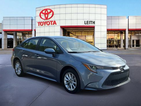 Used 2022 Toyota Corolla LE w/ LE Convenience Package image 3