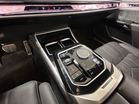 Used 2023 BMW 760i xDrive AWD/4WD image 22