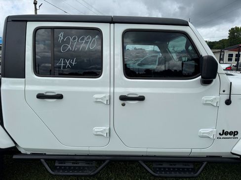 Used 2021 Jeep Gladiator Sport AWD/4WD image 14