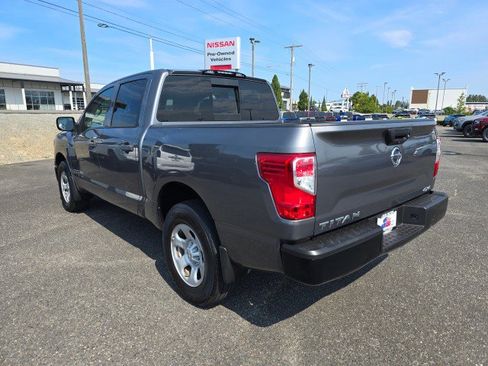 Used 2019 Nissan Titan S image 6