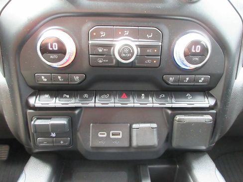 Certified 2020 GMC Sierra 1500 AT4 w/ AT4 Premium Package AWD/4WD image 35