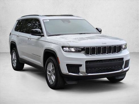 New 2025 Jeep Grand Cherokee L Laredo image 9